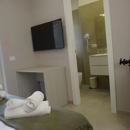 Bed & Breakfast A Casa Di Alessia - Vomero Alto *